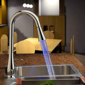 Deck Mounted Kitchen Faucet,LED Single Handle One Hole Chrome Pull-out ­High Arc Contemporary Kitchen Taps with Hot and Cold Water