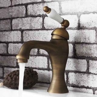 Antique Brass Bathroom Sink FaucetRotatable Ceramic Valve Single Handle One Hole Bath Taps with Hot and Cold Switch