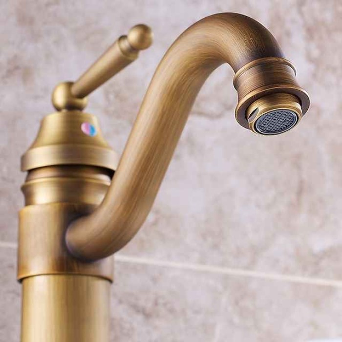 Bathroom Sink Faucet - Rotatable Antique Brass / Electroplated Centerset Single Handle One HoleBath Taps