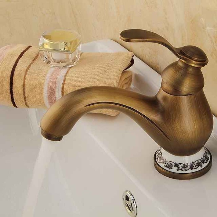 Bathroom Sink Faucet - Classic Antique Brass Centerset Single Handle One HoleBath Taps