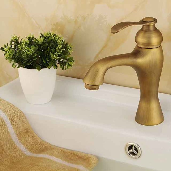 Bathroom Sink Faucet - Classic Antique Brass Centerset Single Handle One HoleBath Taps