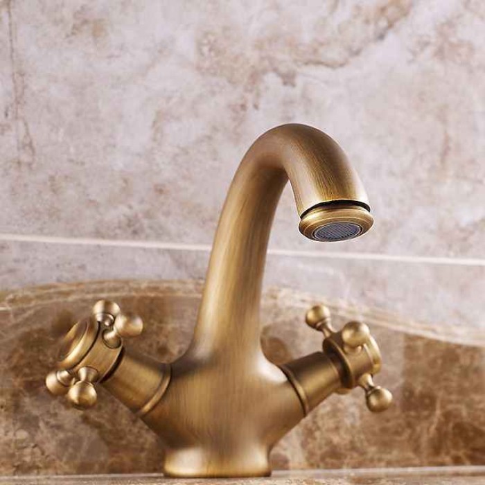 Bathroom Sink Faucet - Classic Antique Brass Centerset Two Handles One HoleBath Taps