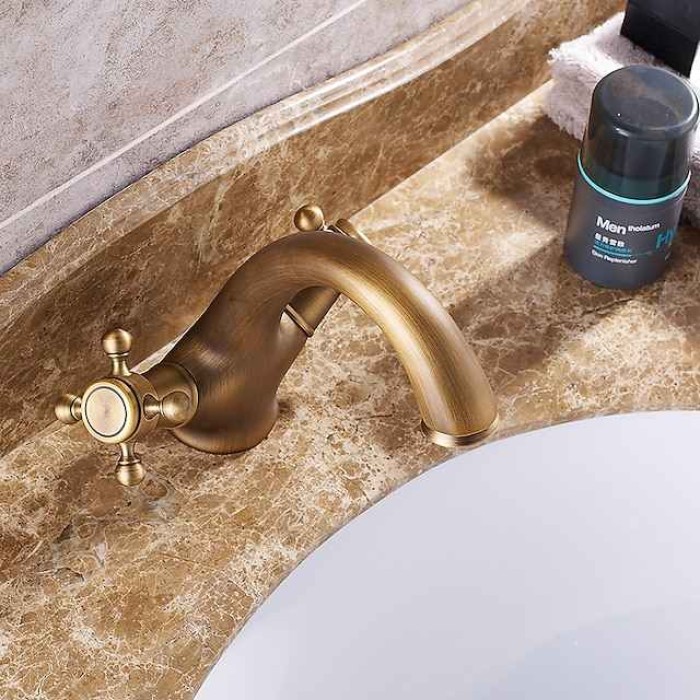 Bathroom Sink Faucet - Classic Antique Brass Centerset Two Handles One HoleBath Taps