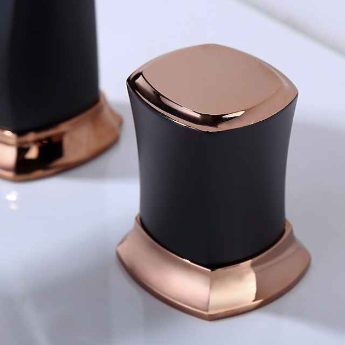 Bathroom Sink Faucet - Widespread Chrome / Oil-rubbed Bronze / Gold Widespread Two Handles Three HolesBath Taps / Vintage / Rose Gold / Black / Painted Finishes / Multi-Ply