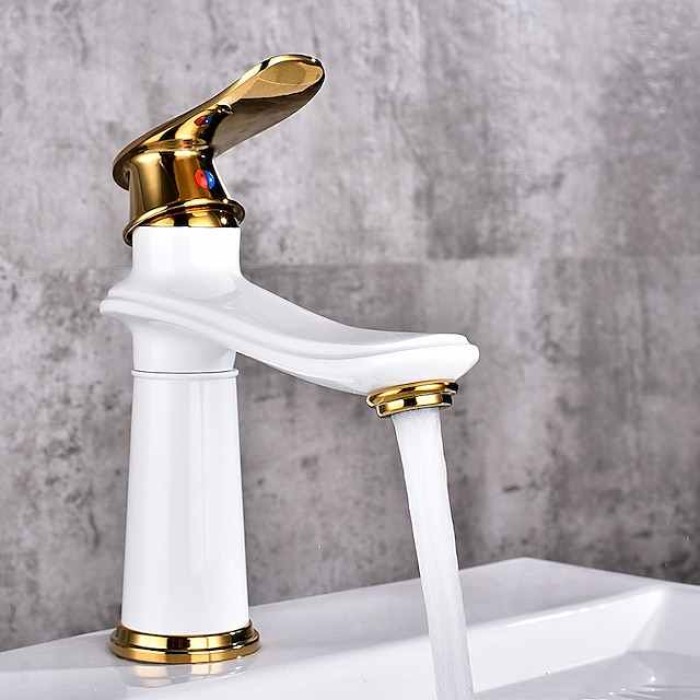 Bathroom Sink Faucet - Classic Electroplated Centerset Single Handle One HoleBath Taps