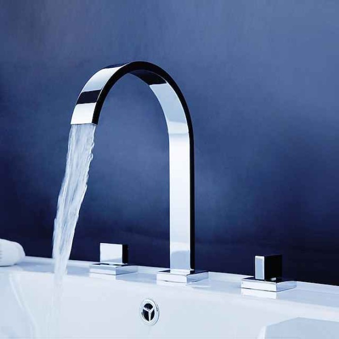 Bathroom Sink Faucet - Rotatable / Widespread / Waterfall Chrome Deck Mounted Two Handles Three HolesBath Taps