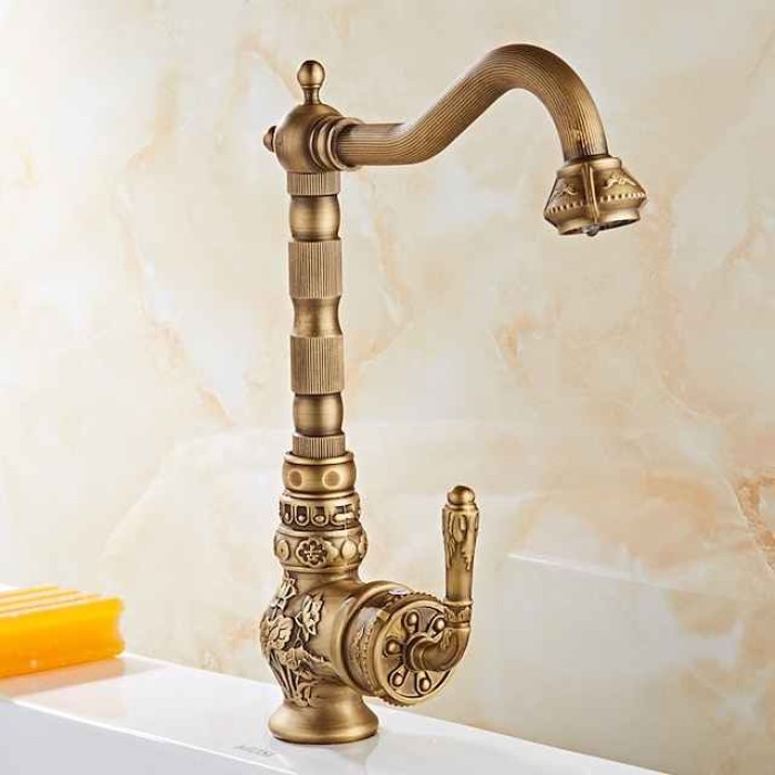 Traditional Kitchen Sink Mixer Faucet, Antique Brass Single Handle Taps Standard Spout Deck Mounted Retro Vintage Style Kitchen Tap with Cold and Hot Hose