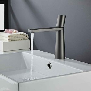 Bathroom Sink Faucet - Classic Electroplated / Painted Finishes Centerset Single Handle One HoleBath Taps