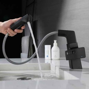 Bathroom Sink Faucet with Pull out Spray Rotatable / Pull out / Classic Electroplated / Painted Finishes Centerset Single Handle One HoleBath Temperature Display Taps