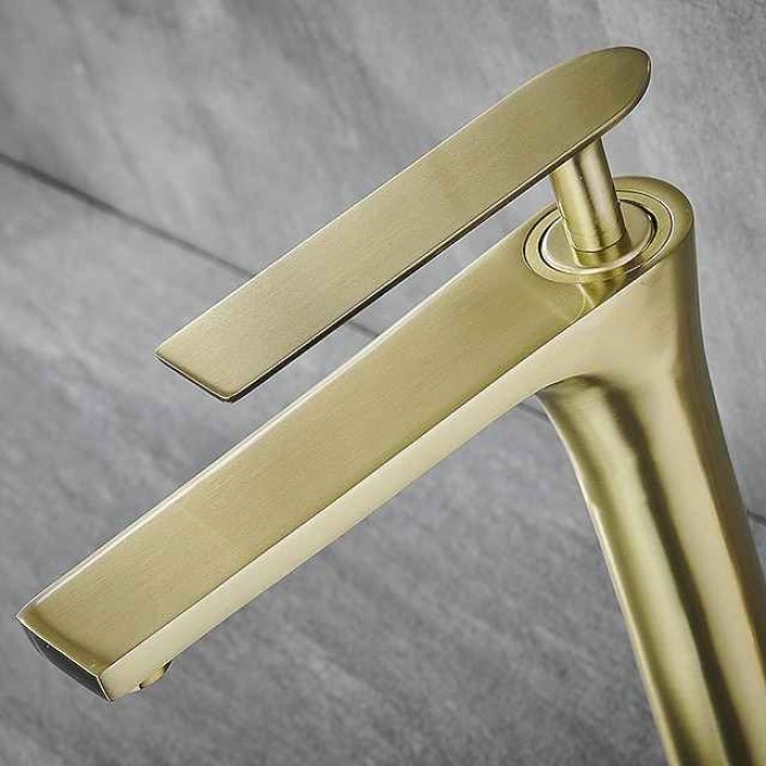 Bathroom Sink Faucet - Classic Electroplated / Painted Finishes Centerset Single Handle One HoleBath Taps