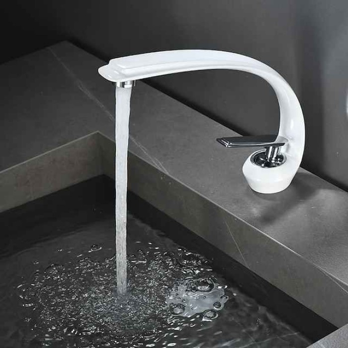 Bathroom Sink Mixer Faucet, Single Handle One Hole Washroom Basin Taps Chrome Finish Bathroom Faucet with Hot and Cold Water Hose