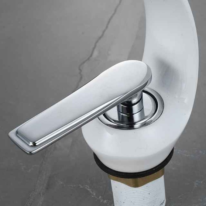 Bathroom Sink Mixer Faucet, Single Handle One Hole Washroom Basin Taps Chrome Finish Bathroom Faucet with Hot and Cold Water Hose