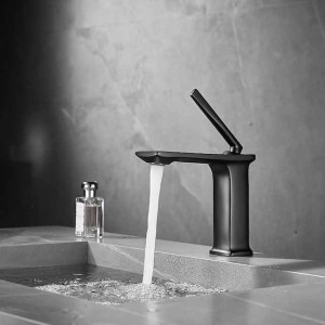 Bathroom Faucet Brass Sink Mixer Basin Taps Deck Mounted, Single Handle Monobloc Washroom Vessel Tap with Cold and Hot Hose