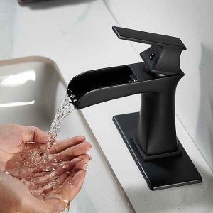 Bathroom Sink Faucet - Centerset / Waterfall Painted Finishes Centerset Single Handle One HoleBath Taps