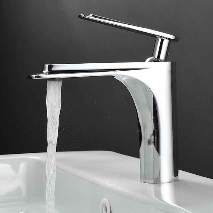 Bathroom Sink Faucet - Classic Electroplated / Painted Finishes Centerset Single Handle One HoleBath Taps