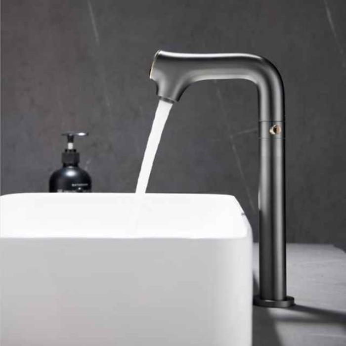 Bathroom Sink Faucet - Rotatable / LED / Classic Chrome / Nickel Brushed / Electroplated Centerset Single Handle One HoleBath Taps