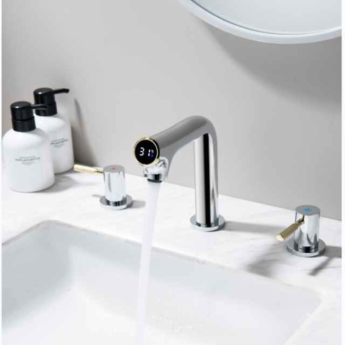 Bathroom Sink Faucet - Rotatable / LED / Classic Chrome / Nickel Brushed / Electroplated Centerset Two Handles Three HolesBath Taps