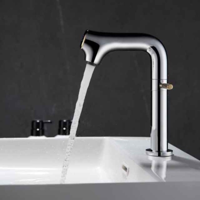 Bathroom Sink Faucet - Rotatable / LED / Classic Chrome / Nickel Brushed / Electroplated Centerset Single Handle One HoleBath Taps